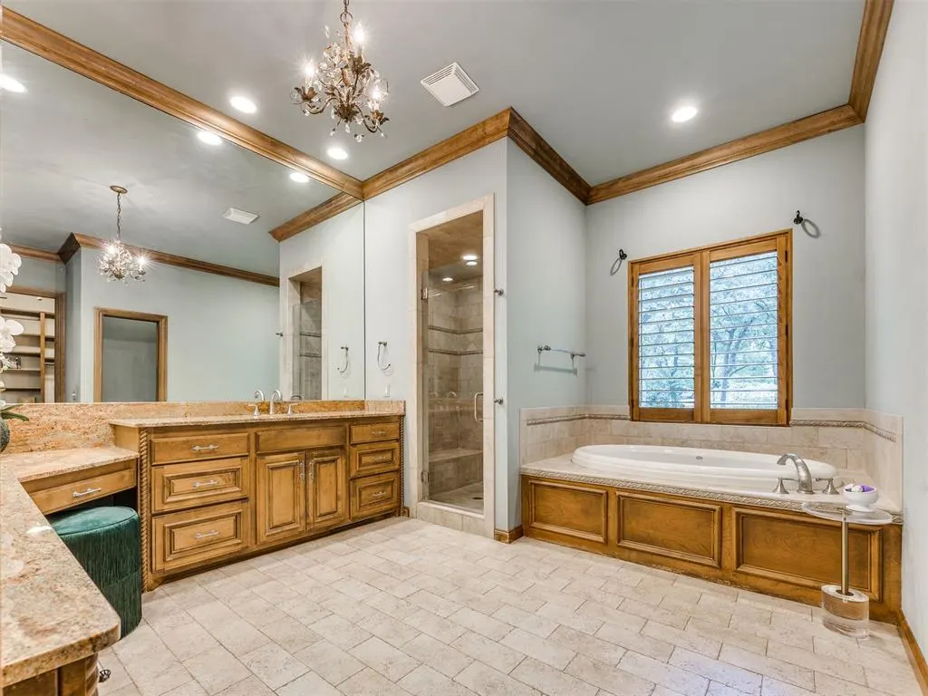 Photo 10 — 3820 Old Forest Lane, Oklahoma City, OK 73131