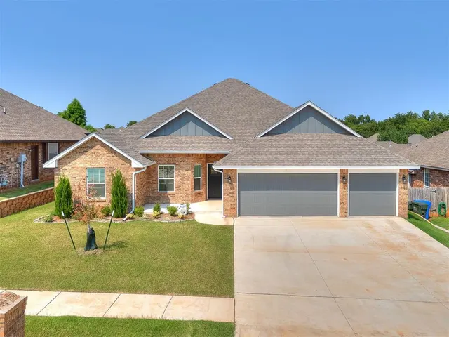 Front exterior — 3325 Valley Hollow, Norman, OK 73071