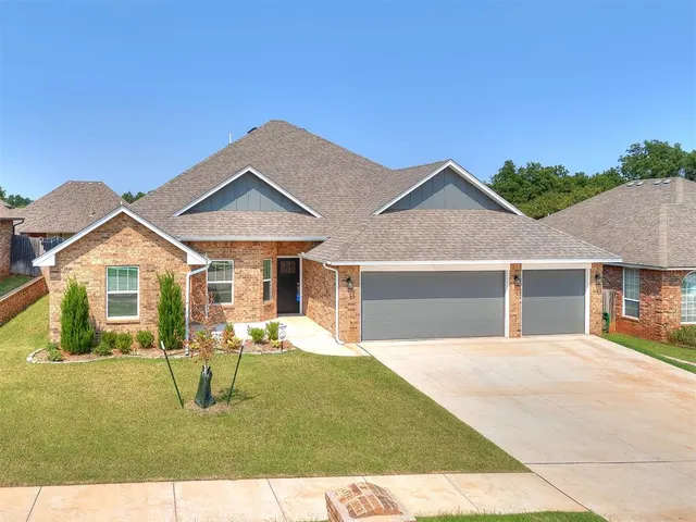 Photo 6 — 3325 Valley Hollow, Norman, OK 73071