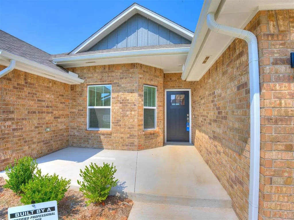 Photo 7 — 3325 Valley Hollow, Norman, OK 73071