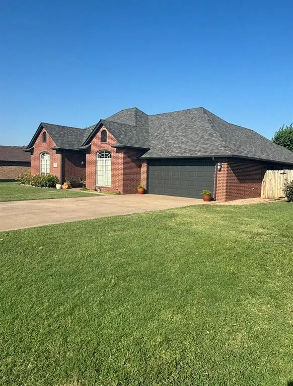 Front exterior — 1802 Constitution Avenue, Enid, OK 73703