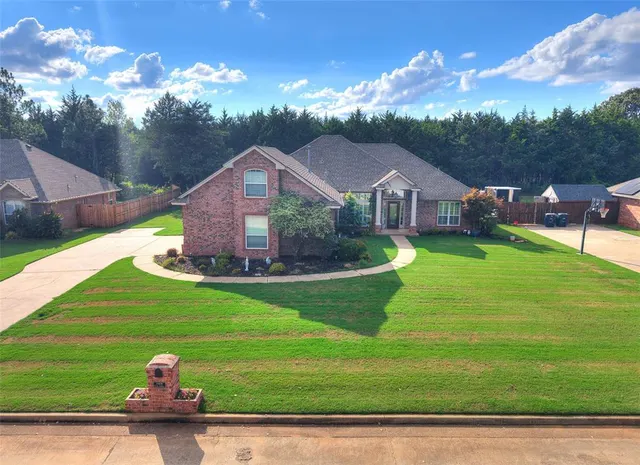 Photo 3 — 4408 S Lilly Valley Street, Shawnee, OK 74804