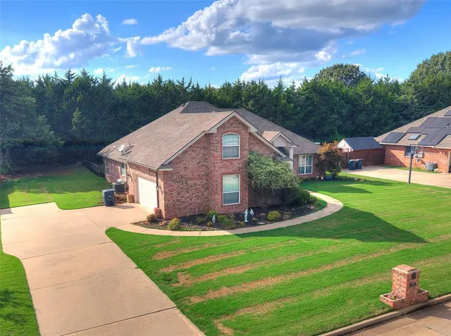 Photo 2 — 4408 S Lilly Valley Street, Shawnee, OK 74804
