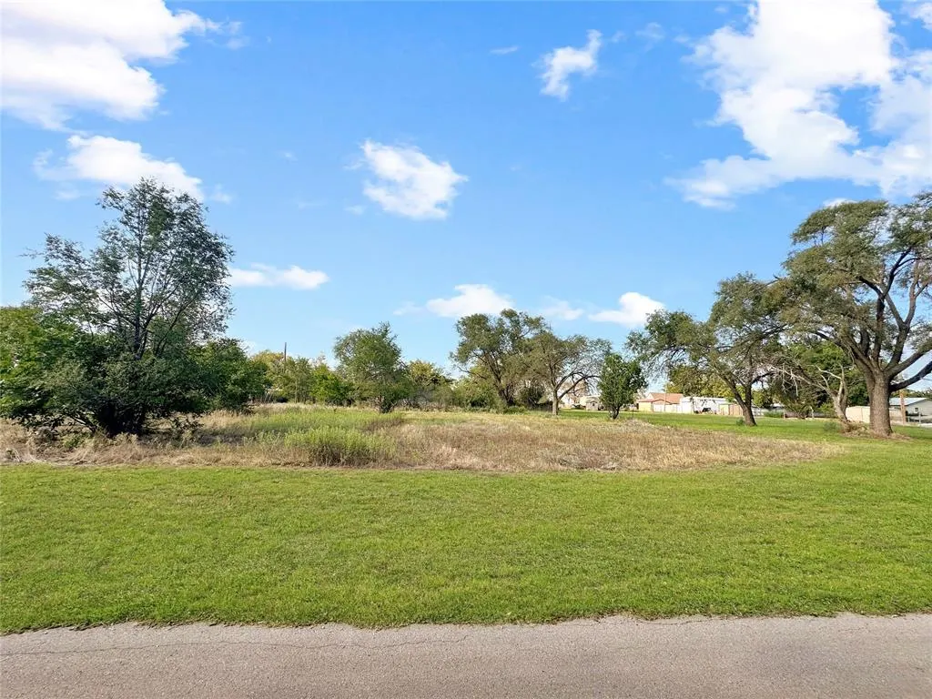 Photo 6 — 705 E Leverett Avenue, Sayre, OK 73662