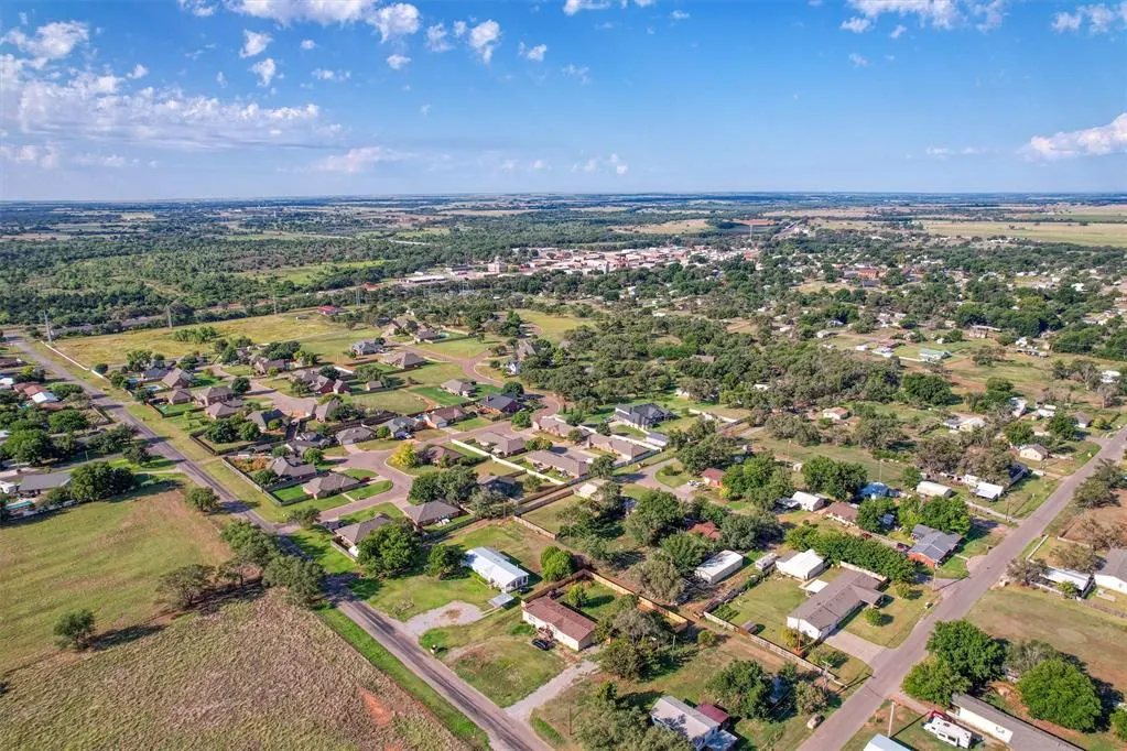 Photo 9 — 705 E Leverett Avenue, Sayre, OK 73662