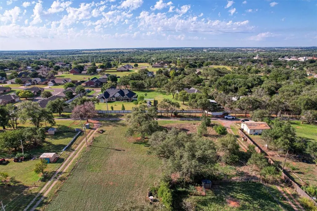 Photo 11 — 705 E Leverett Avenue, Sayre, OK 73662