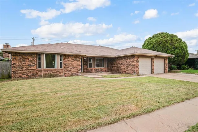 Photo 2 — 1224 SW 97th Street, Oklahoma City, OK 73139