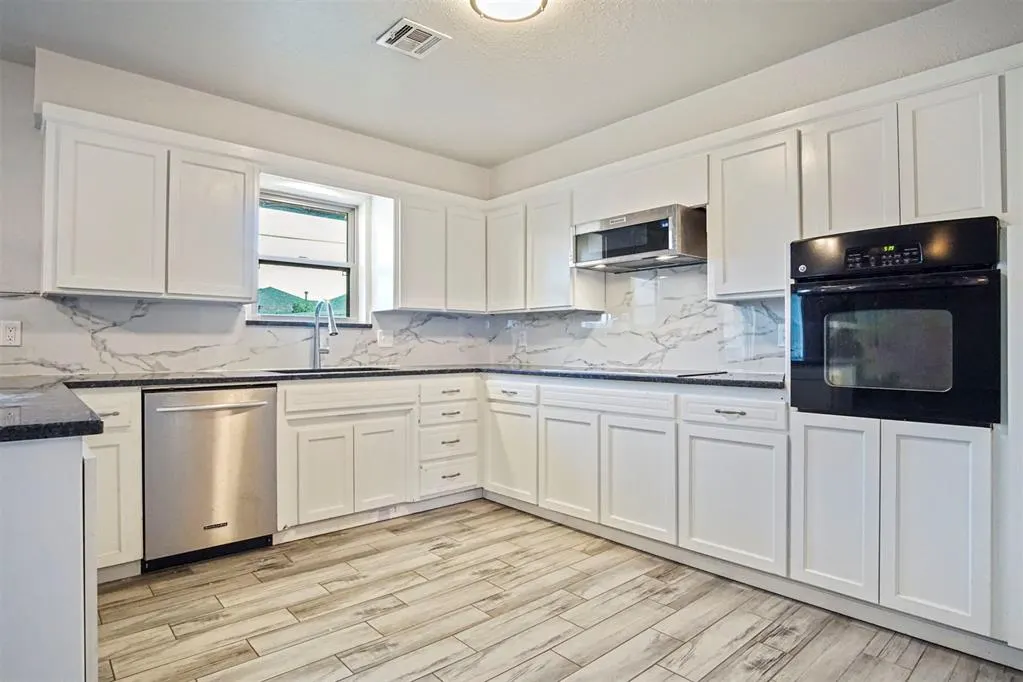 Photo 5 — 1224 SW 97th Street, Oklahoma City, OK 73139
