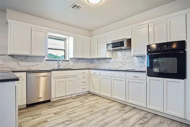 Photo 5 — 1224 SW 97th Street, Oklahoma City, OK 73139