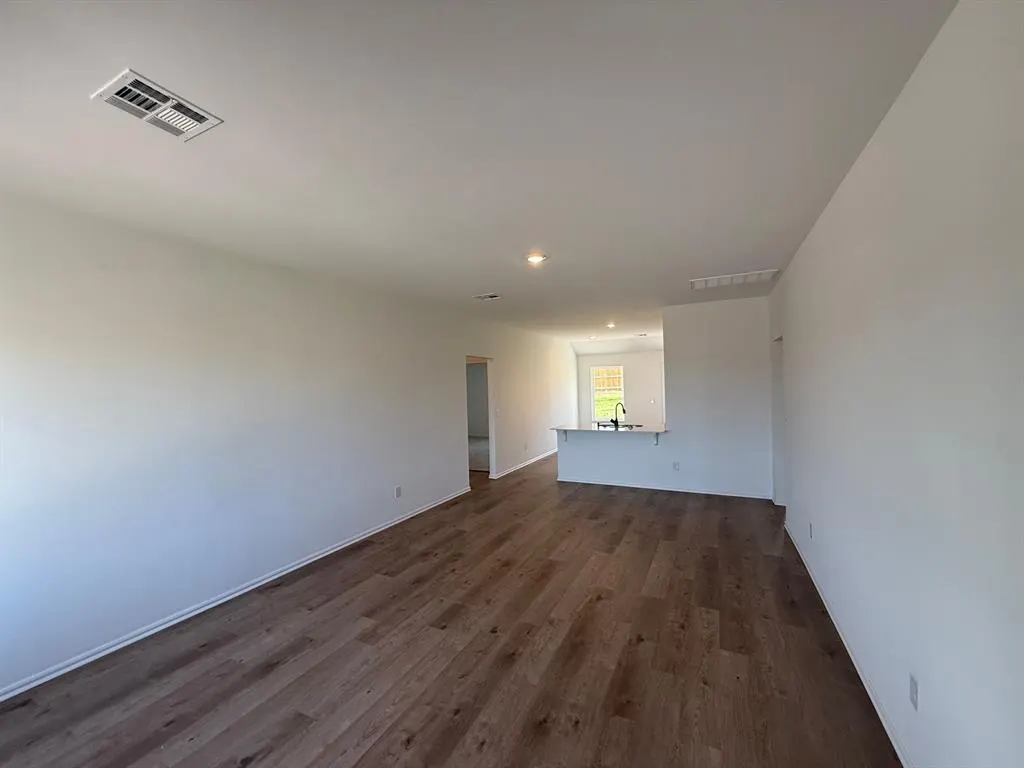 Photo 3 — 668 SW 11th Street, Newcastle, OK 73065