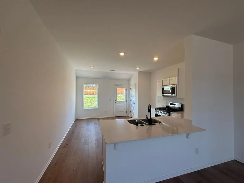 Photo 4 — 668 SW 11th Street, Newcastle, OK 73065
