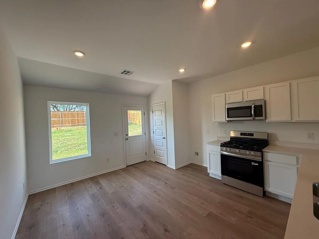 Photo 5 — 668 SW 11th Street, Newcastle, OK 73065