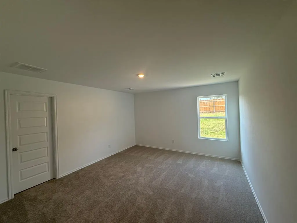 Photo 7 — 668 SW 11th Street, Newcastle, OK 73065