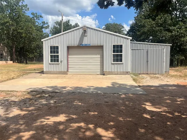 Photo 2 — 33672 Turkey Hill Lane, Tecumseh, OK 74873
