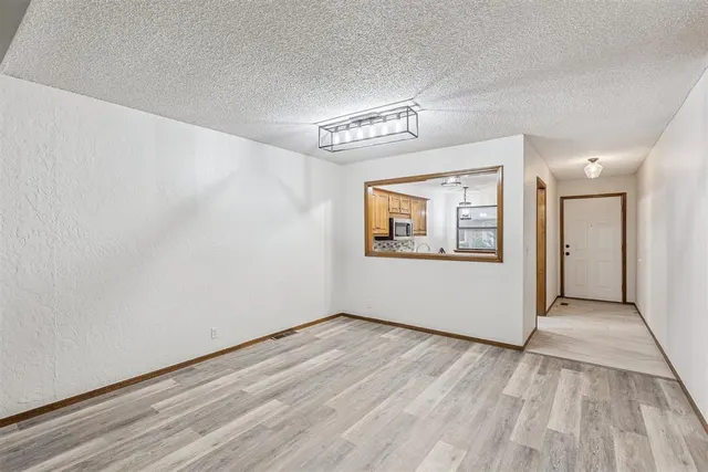 Photo 6 — 12220 Banyan Lane, Oklahoma City, OK 73162