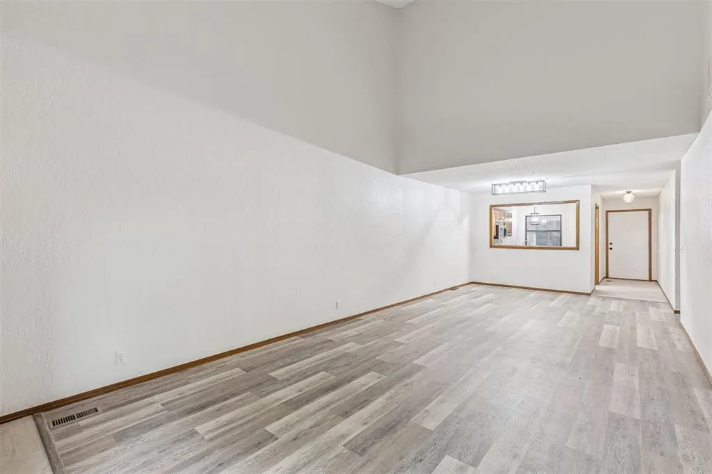 Photo 12 — 12220 Banyan Lane, Oklahoma City, OK 73162