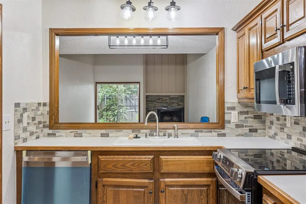 Photo 16 — 12220 Banyan Lane, Oklahoma City, OK 73162