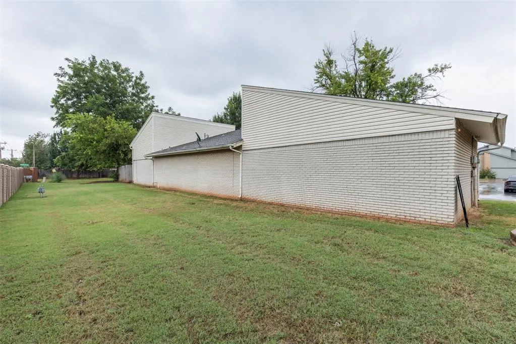 Photo 32 — 12220 Banyan Lane, Oklahoma City, OK 73162