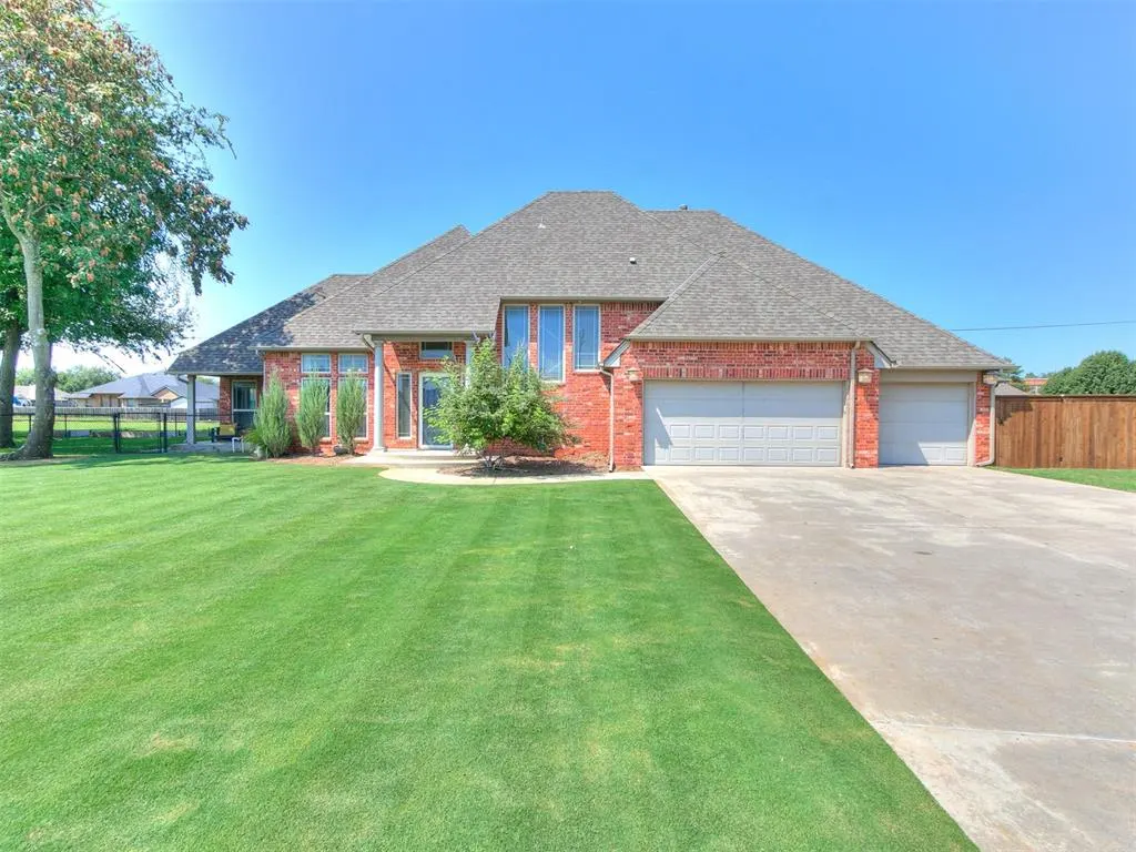 Photo 3 — 533 N Fonshill Avenue, Oklahoma City, OK 73117
