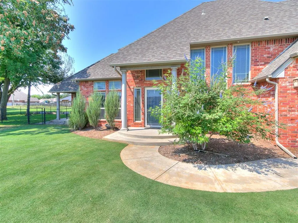 Photo 5 — 533 N Fonshill Avenue, Oklahoma City, OK 73117