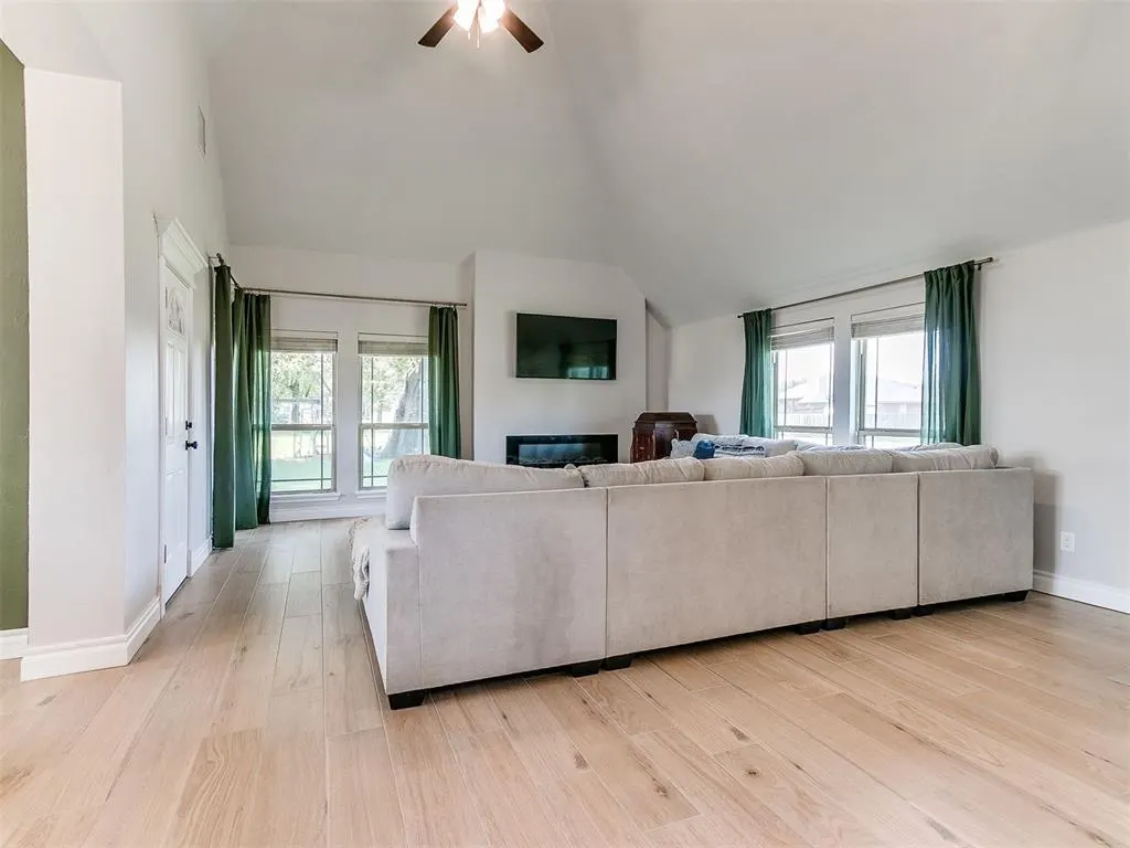 Photo 11 — 533 N Fonshill Avenue, Oklahoma City, OK 73117