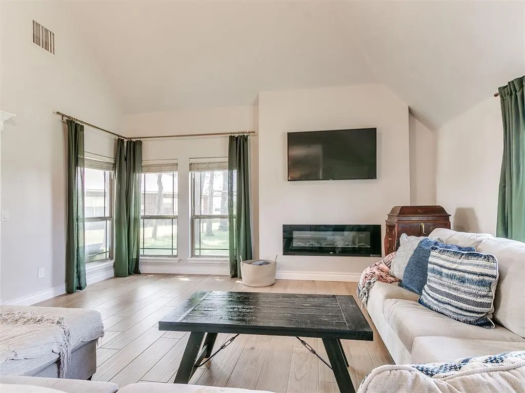 Photo 12 — 533 N Fonshill Avenue, Oklahoma City, OK 73117