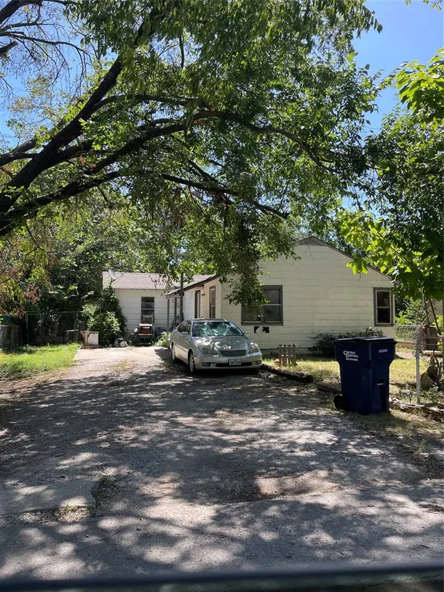 Photo 2 — 1222 Gessel Street, Seminole, OK 74868