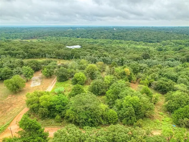 Photo 3 — 2701 Sweetheart Circle, Norman, OK 73026