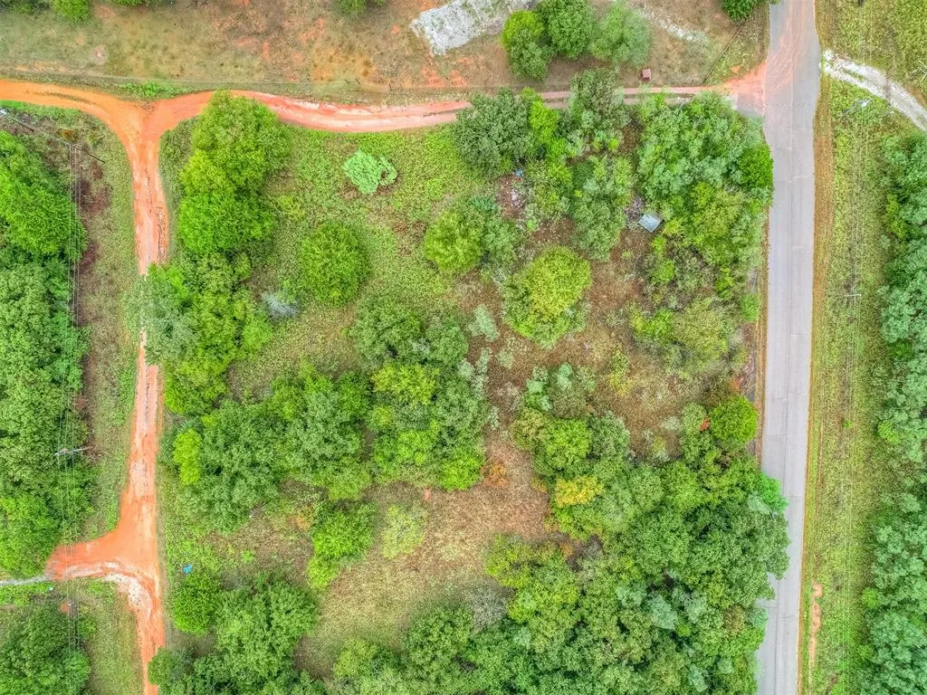 Photo 6 — 2701 Sweetheart Circle, Norman, OK 73026