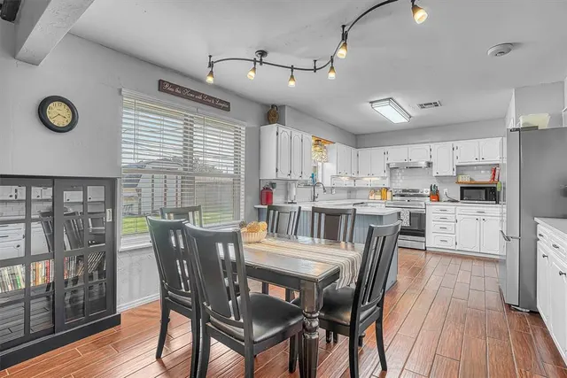 Photo 8 — 404 Sequoyah Lane, Altus, OK 73521