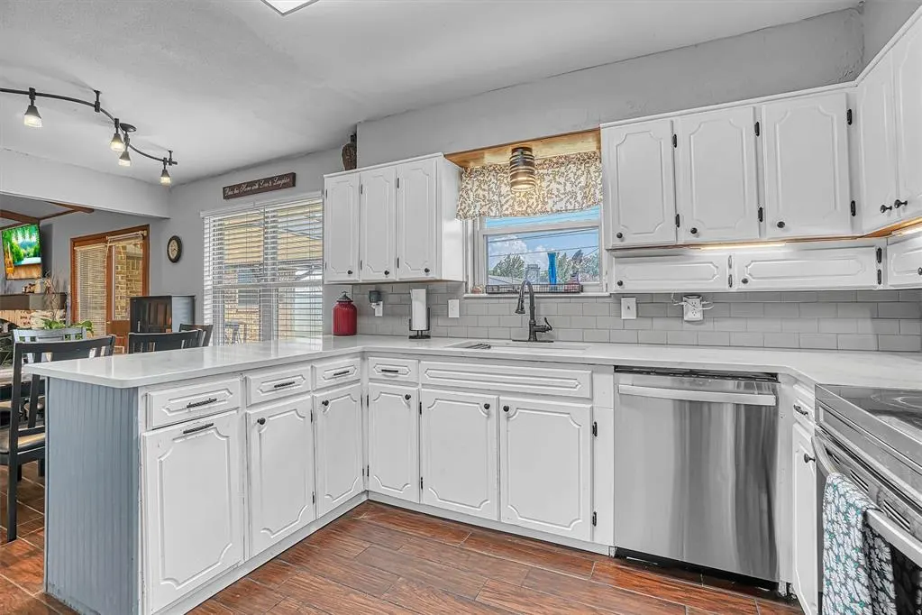 Photo 12 — 404 Sequoyah Lane, Altus, OK 73521