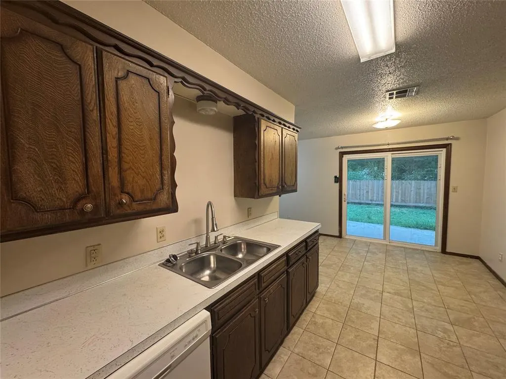 Photo 8 — 1809 Grisso Drive, Seminole, OK 74868