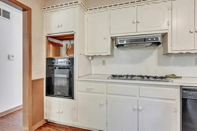 Photo 6 — 5915 NW 30th Street, Bethany, OK 73008