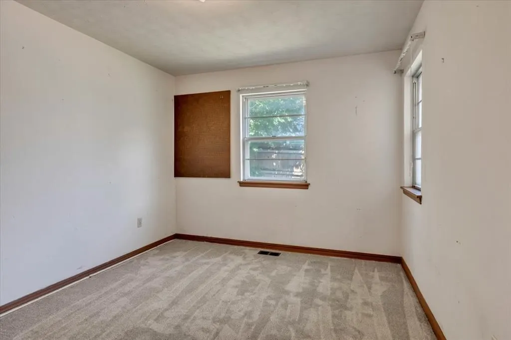 Photo 12 — 5915 NW 30th Street, Bethany, OK 73008