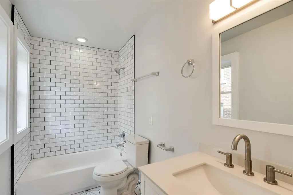 Photo 7 — 711 NW 30th Street 1, Oklahoma City, OK 73118