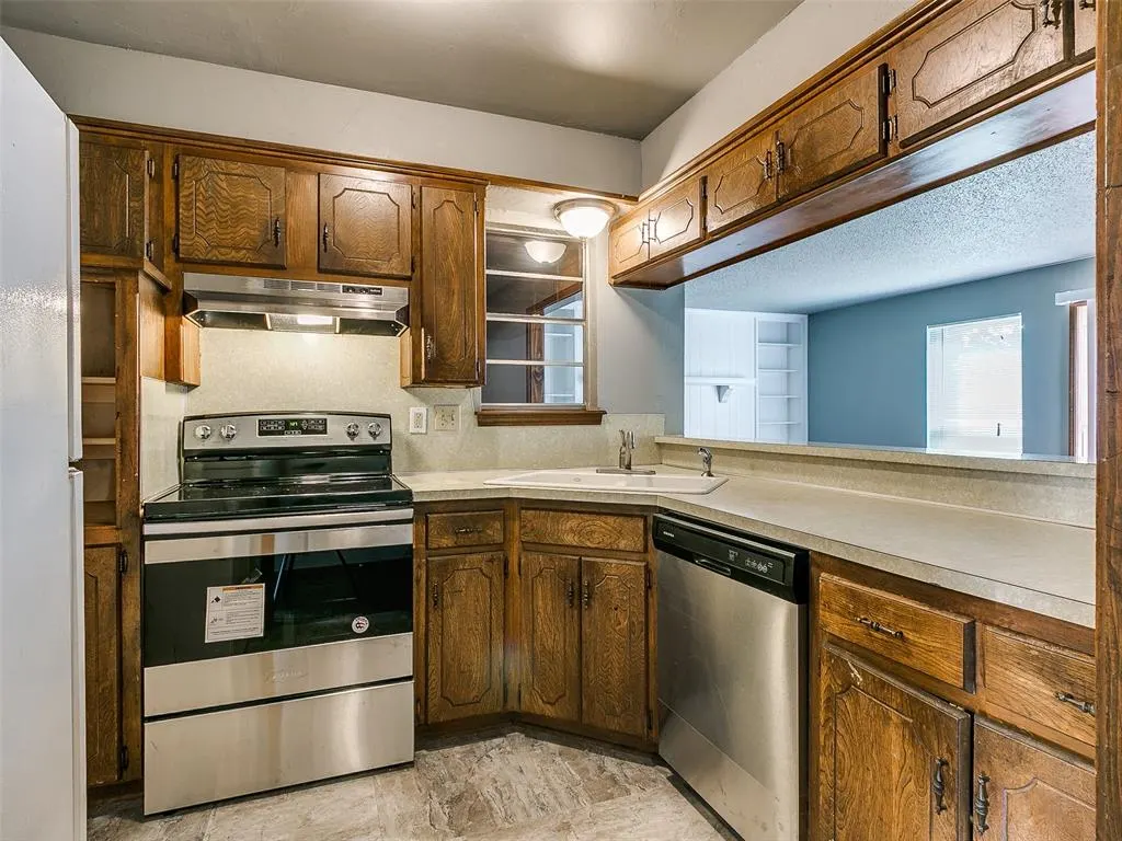 Photo 12 — 1900 N Moulton Court, Oklahoma City, OK 73127