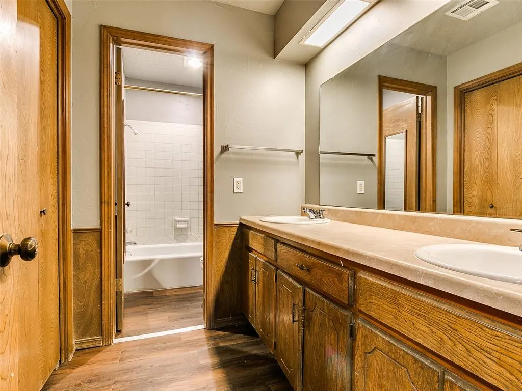 Photo 21 — 1900 N Moulton Court, Oklahoma City, OK 73127