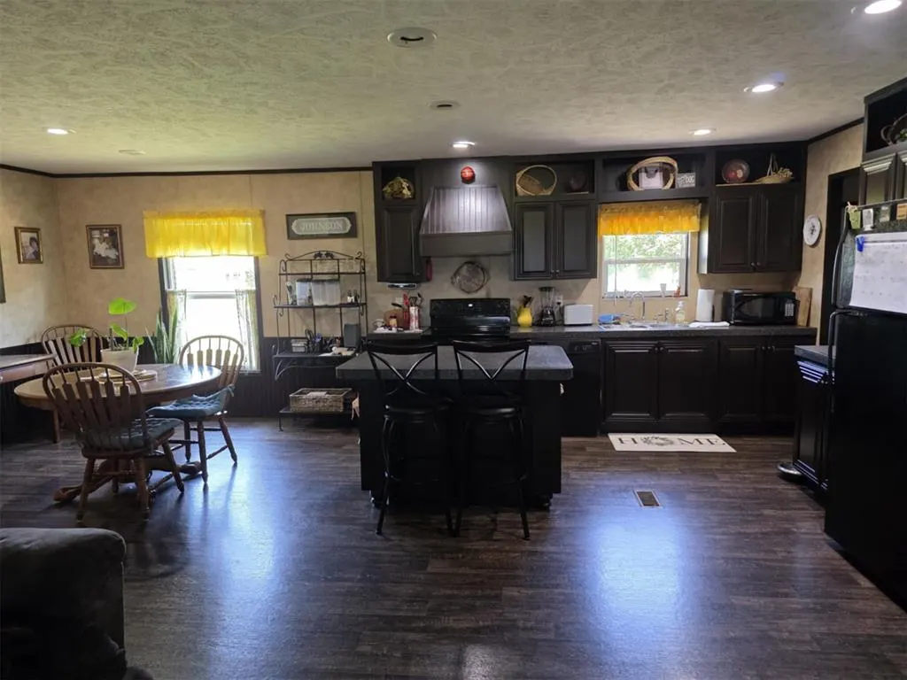 Photo 3 — 201 W West south St. Street, Paoli, OK 73074