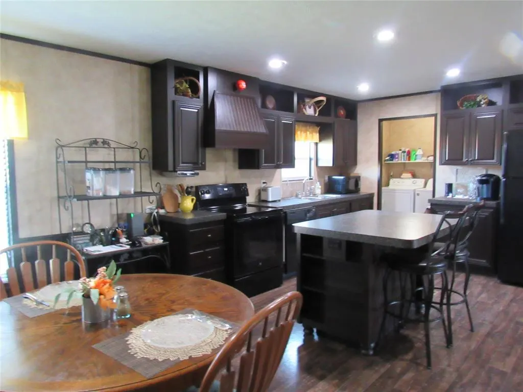 Photo 7 — 201 W West south St. Street, Paoli, OK 73074