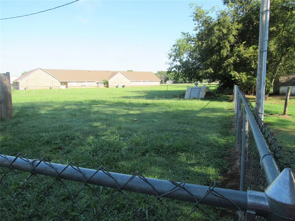 Photo 18 — 201 W West south St. Street, Paoli, OK 73074