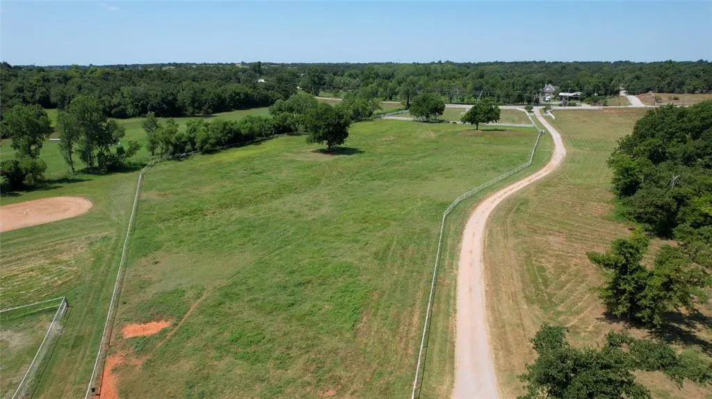 Photo 10 — 1523 NE 72nd Avenue, Norman, OK 73026