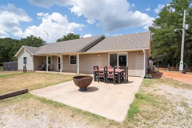Photo 3 — 37082 Dance Creek Lane, Tecumseh, OK 74873