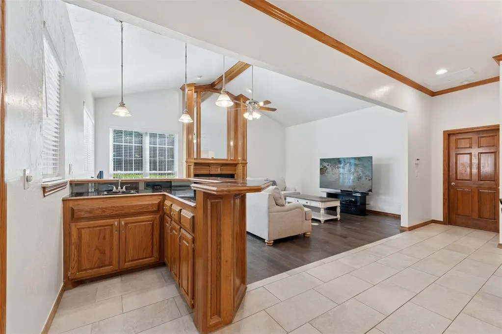 Photo 12 — 13124 Red Cedar Circle, Oklahoma City, OK 73131