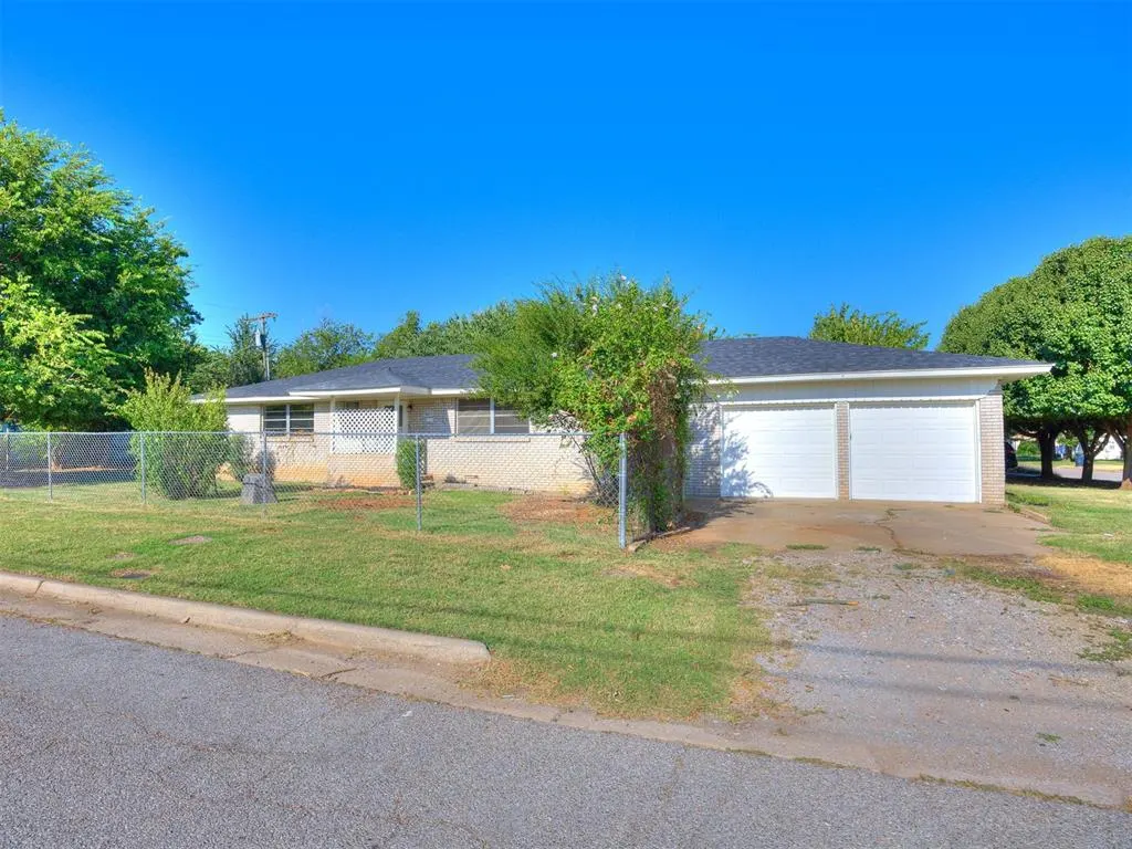 Front exterior — 9517 N University Avenue, Oklahoma City, OK 73114