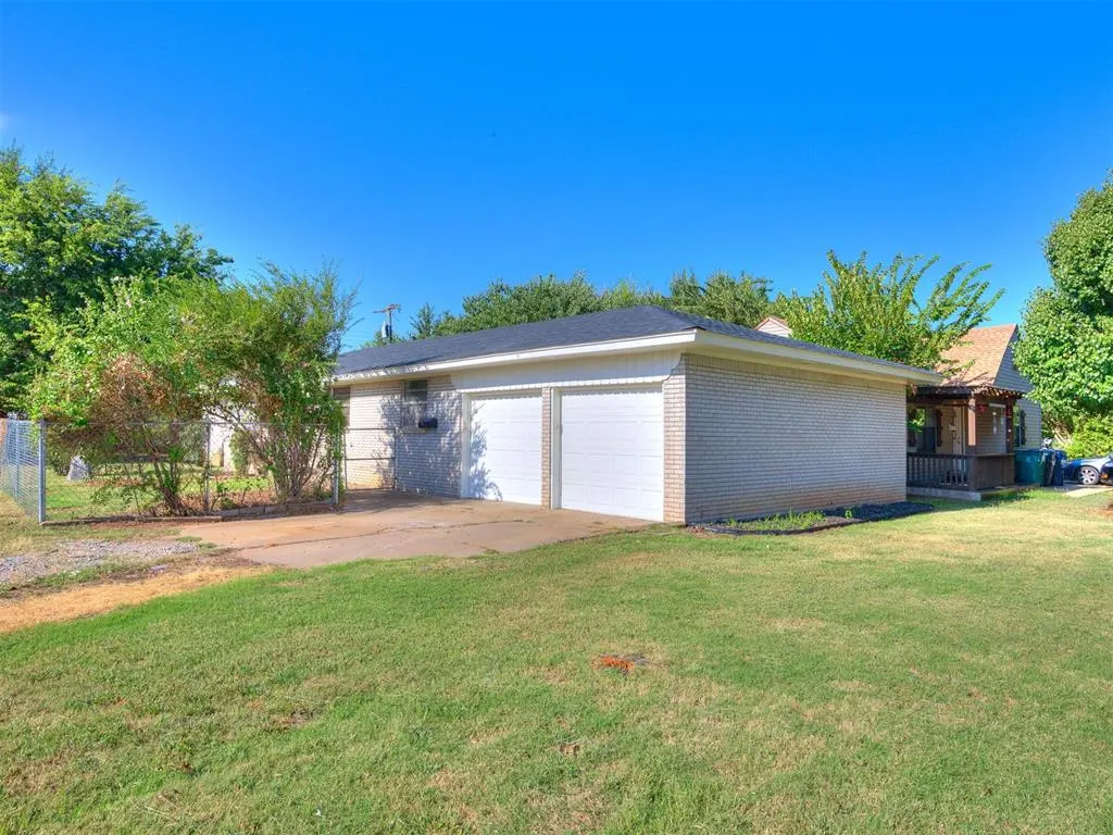 Photo 2 — 9517 N University Avenue, Oklahoma City, OK 73114