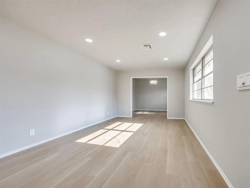 Photo 5 — 9517 N University Avenue, Oklahoma City, OK 73114