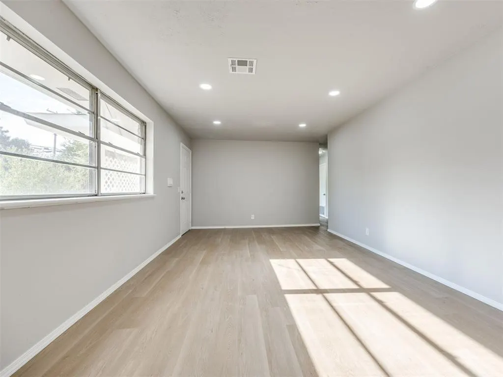 Photo 6 — 9517 N University Avenue, Oklahoma City, OK 73114
