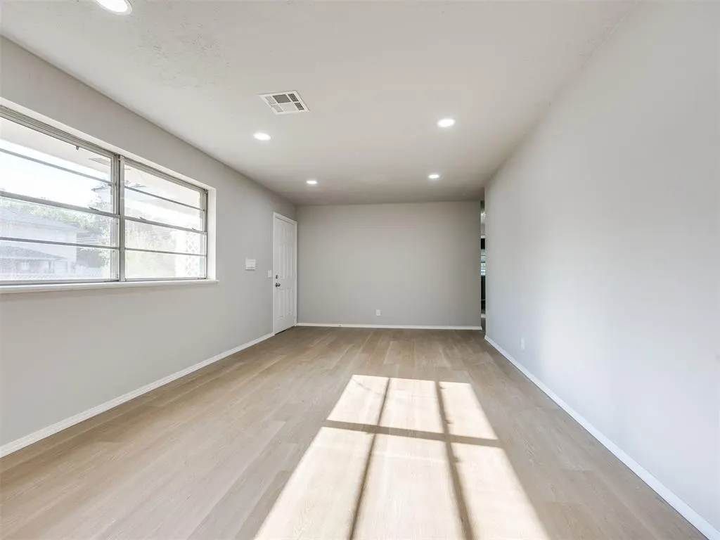 Photo 7 — 9517 N University Avenue, Oklahoma City, OK 73114