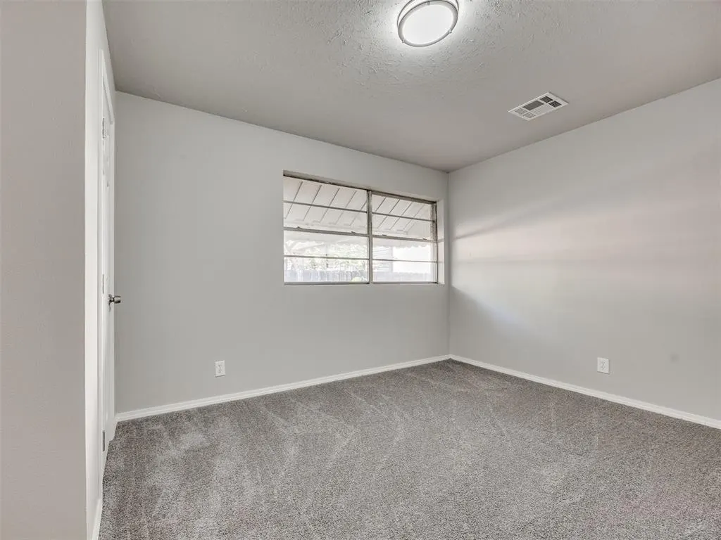 Photo 16 — 9517 N University Avenue, Oklahoma City, OK 73114