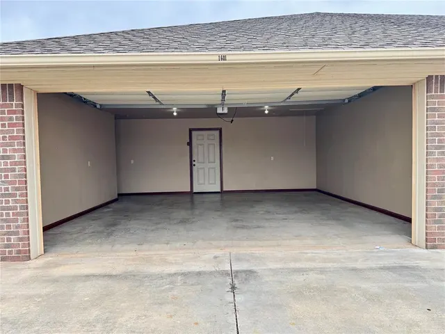 Photo 2 — 1605 E Lawter Road, Weatherford, OK 73096
